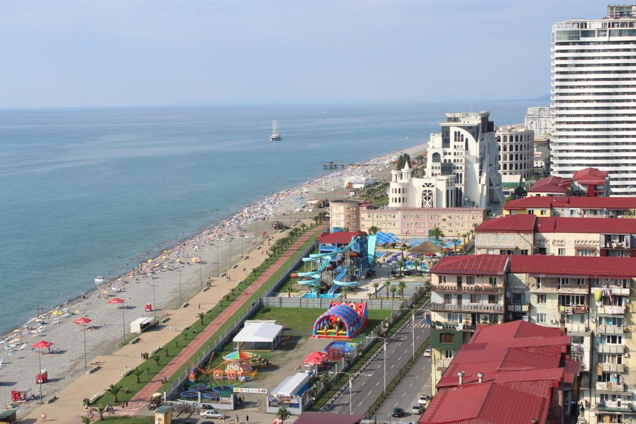 Apartment On The Back Sea Батумі Екстер'єр фото